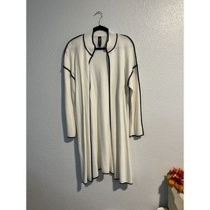Marla Wynne  Cardigan Sweater NWT  In Black And White cream Size M